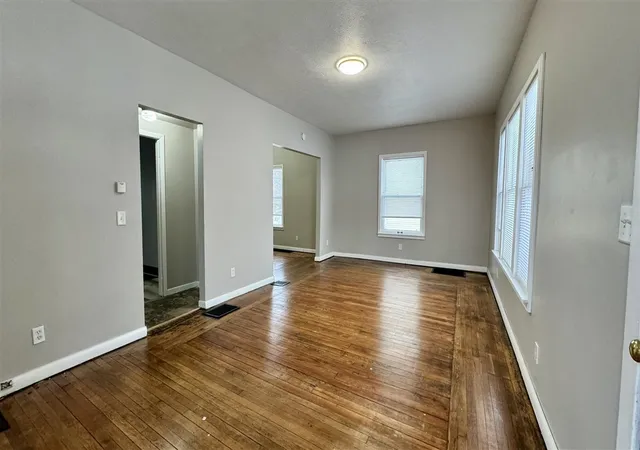 3rd image of 843 Prince St, Grand Rapids, MI 49507 | MLS# 70530329