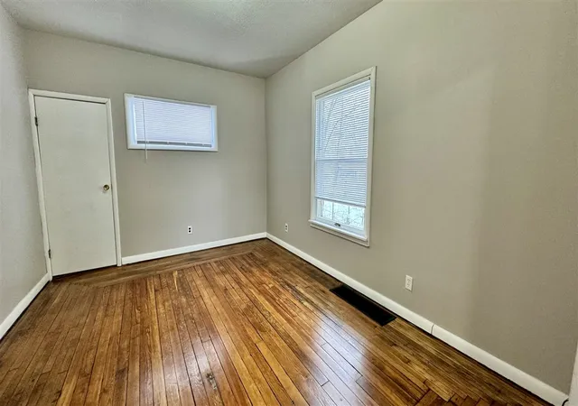 5th image of 843 Prince St, Grand Rapids, MI 49507 | MLS# 70530329