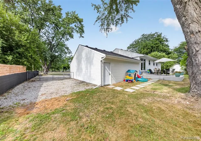 Photo 41 of Sale Pending at 523 Glengary Rd, Wolverine Lake, MI 48390 | MLS# 61017125 | Listing updated on 2026-08-31
