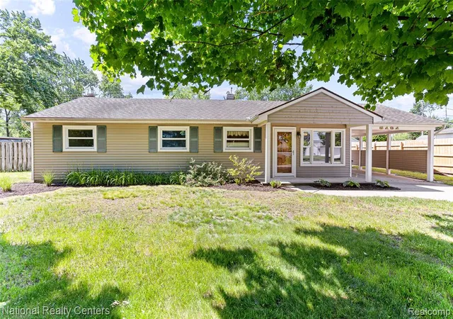 Homes for sale in Waterford, MI | 5191 Lynsue Ln, Waterford, MI 48327 | MLS# 61000817