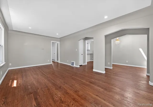 5th image of 1781 Brys Dr, Grosse Pointe Woods, MI 48236 | MLS# 61002198