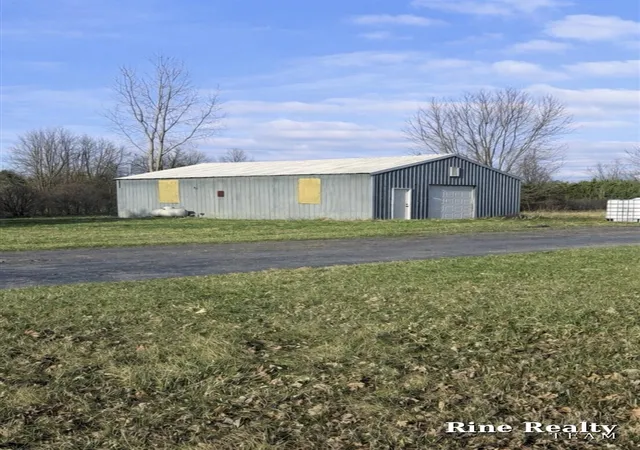 Photo 2 of Single family home for sale at 8448 N Center Rd, Mount Morris, MI 48458 | MLS# 70523108 | Listing updated on 2026-04-13