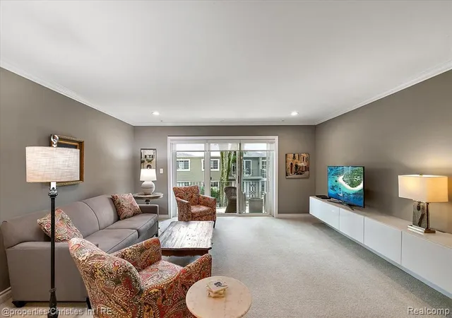 Listing Photo 5 - Condo for sale in building located at 1113 N Old Woodward Ave, Birmingham, MI 48009 - Unit #34