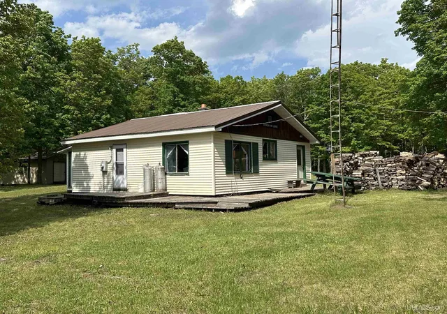Homes for sale in Ironwood, MI | Off Camp 6 Rd, Ironwood, MI 49938 | MLS# 50205645