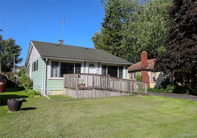 Homes for sale in Monroe, MI | 3319 Lakeview St, Monroe, MI 48162 | MLS# 60964509