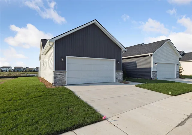 46th image of 246 Marion Oaks Dr Dr, Howell, MI 48843 | MLS# 70496335