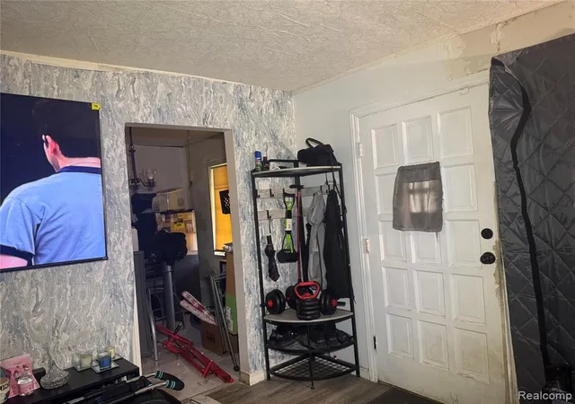 Photo 3 of Sale Pending at 17922 Arlington St, Detroit, MI 48212 | MLS# 60916408 | Listing updated on 2026-07-07