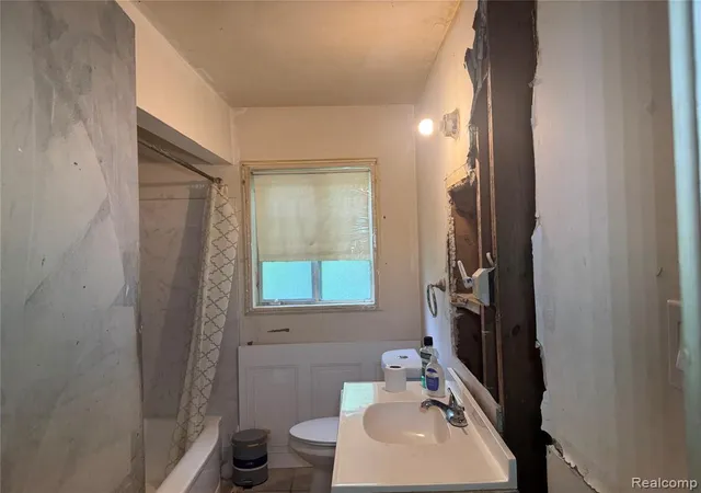 Photo 4 of Sale Pending at 17922 Arlington St, Detroit, MI 48212 | MLS# 60916408 | Listing updated on 2026-07-07