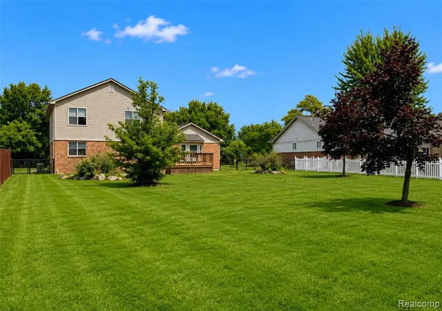Homes for sale in Canton, MI | 41585 Cherry Hill Rd, Canton, MI 48188 | MLS# 61007071