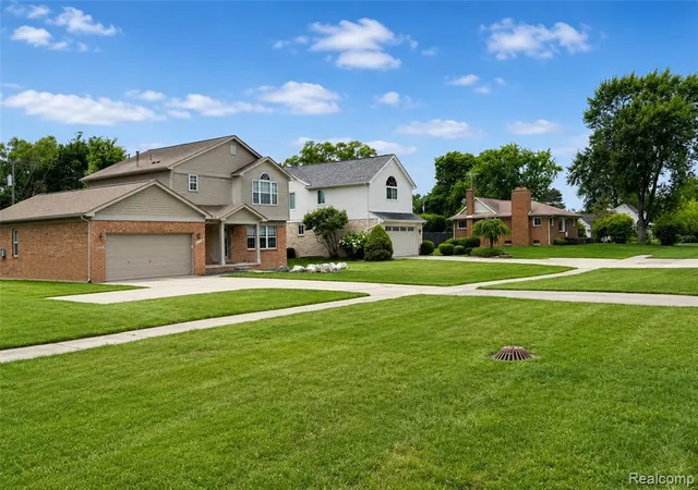 Homes for sale in Canton, MI | 41585 Cherry Hill Rd, Canton, MI 48188 | MLS# 61007071
