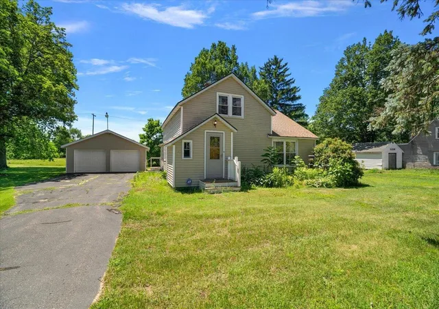 Homes for sale in Fennville, MI | 5830 124th Ave, Fennville, MI 49408 | MLS# 70539390