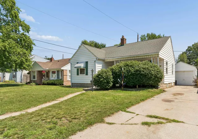 Photo 2 of Sale Pending at 3440 Cherry St, Port Huron, MI 48060 | MLS# 50217650 | Listing updated on 2026-09-02