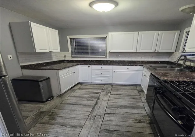 Photo 3 of Single family home for sale at 19830 Mahon St, Southfield, MI 48075 | MLS# 60985072 | Listing updated on 2026-07-07