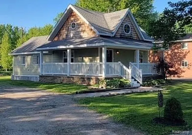 2nd image of 405 E Mill St, Capac, MI 48014 | MLS# 60999649