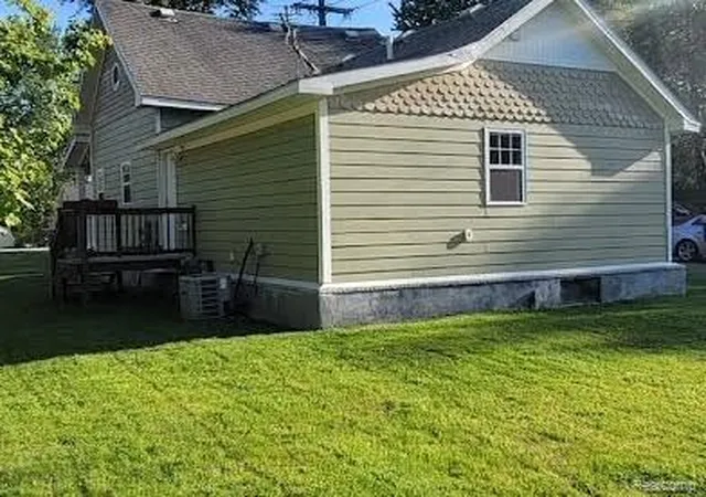 3rd image of 405 E Mill St, Capac, MI 48014 | MLS# 60999649