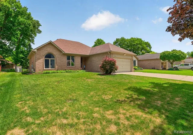 Homes for sale in Shelby Township, MI | 46362 Springhill Dr, Shelby Township, MI 48317 | MLS# 61003266