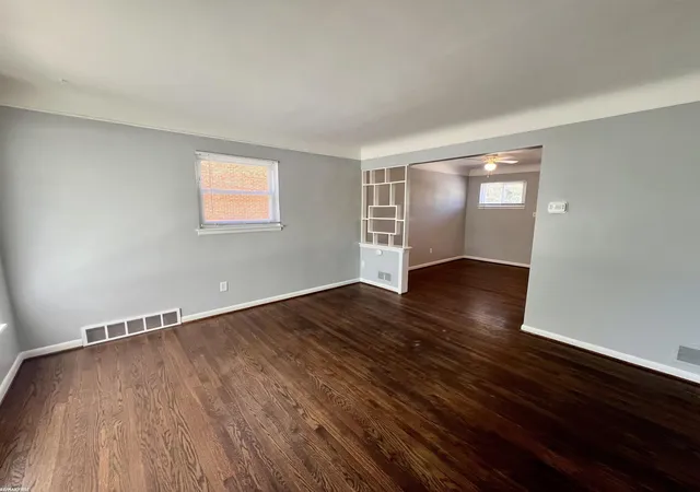 Photo 4 of House for sale at 20351 E 8 Mile Rd, Saint Clair Shores, MI 48080 | MLS# 50219577 | Listing updated on 2026-08-24