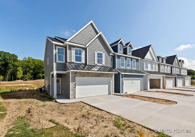 Photo 2 of Sale Pending at 2831 W Highgate St #32, Grand Rapids, MI 49512 | MLS# 70506019 | Listing updated on 2025-12-07