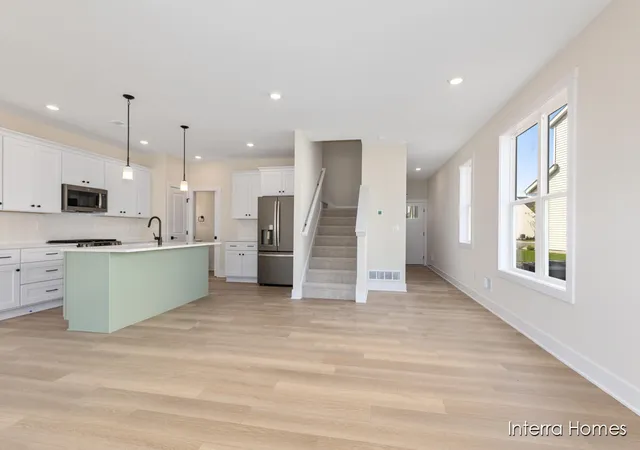Listing Photo 4 - Condo for sale in building located at 2831 W Highgate St, Kentwood, MI 49512 - Unit #32