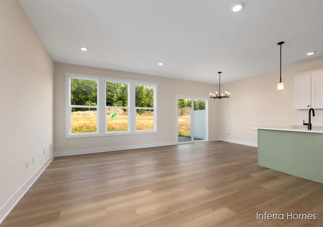 Listing Photo 5 - Condo for sale in building located at 2831 W Highgate St, Kentwood, MI 49512 - Unit #32