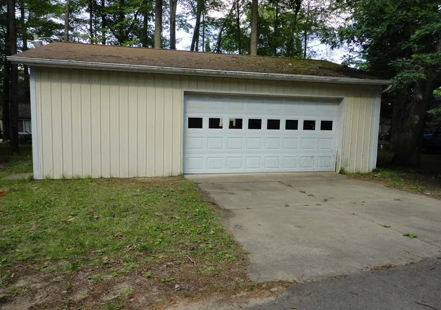 Photo 3 of Single family home for sale at 314 Oak Tree Dr, Lake, MI 48632 | MLS# 50213157 | Listing updated on 2026-08-11