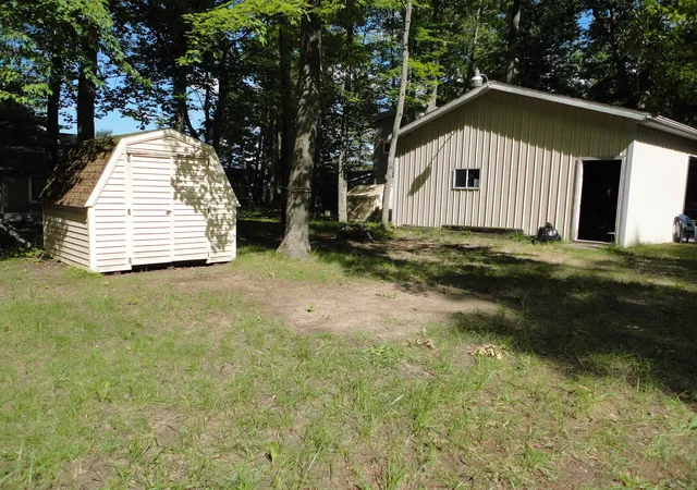 Photo 3 of Single family home for sale at 314 Oak Tree Dr, Lake, MI 48632 | MLS# 50213157 | Listing updated on 2026-08-11