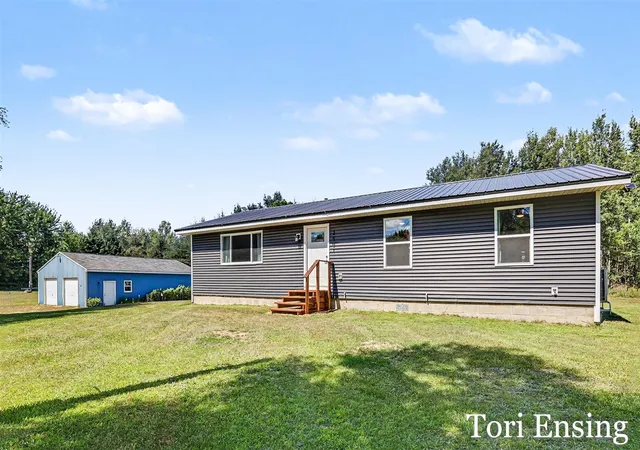3rd image of 3501 E Evergreen Rd, Stanton, MI 48888 | MLS# 70554585