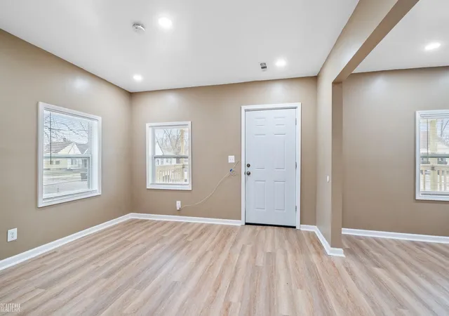 3rd image of 15825 Eastburn St, Detroit, MI 48205 | MLS# 50191109