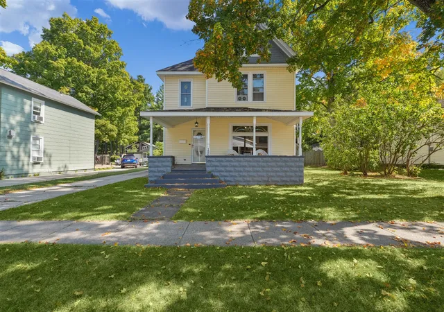 Homes for sale in Rockford, MI | 126 N Monroe St, Rockford, MI 49341 | MLS# 70496347