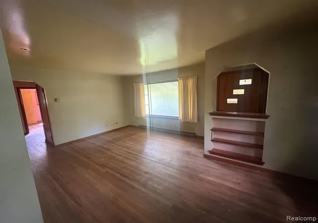 Photo 3 of Single Family Residence at 23301 Harrellson St, Macomb, MI 48042 | MLS# 61004135 | | Sold on 2026-08-12