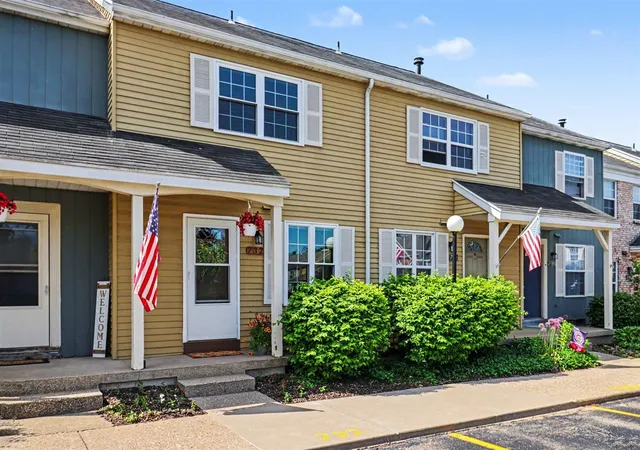 Homes for sale in Comstock Park, MI | 732 Pinckney Ct, Comstock Park, MI 49321 | MLS# 70535091