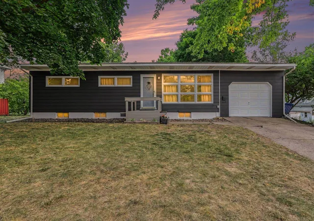 2nd image of 422 W Center, Alma, MI 48801 | MLS# 80071629