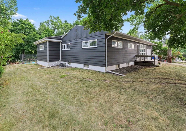 5th image of 422 W Center, Alma, MI 48801 | MLS# 80071629
