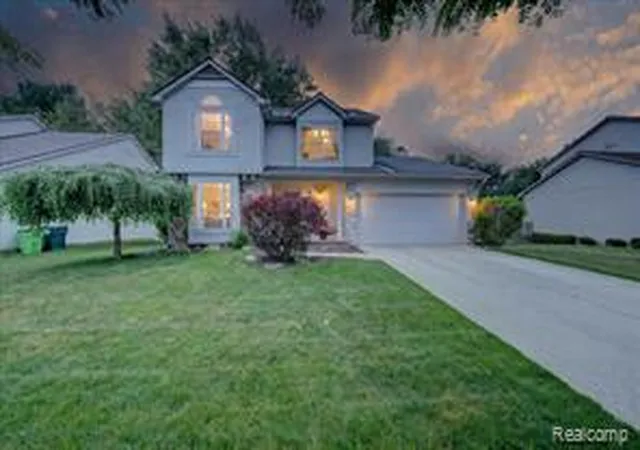 Homes for sale in South Lyon, MI | 827 Westbrooke Dr, South Lyon, MI 48178 | MLS# 61009982