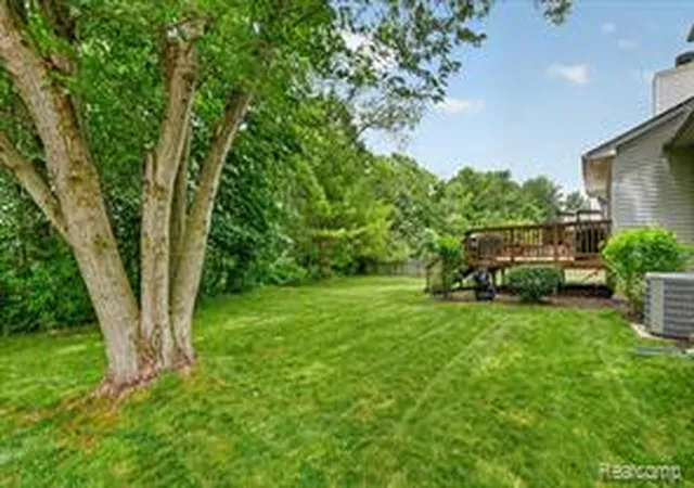 Homes for sale in South Lyon, MI | 827 Westbrooke Dr, South Lyon, MI 48178 | MLS# 61009982