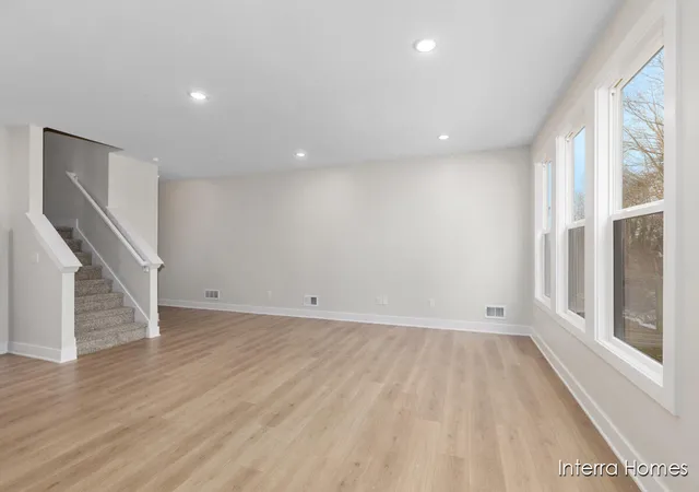 5th image of 3331 Kings River St, Wyoming, MI 49418-8822