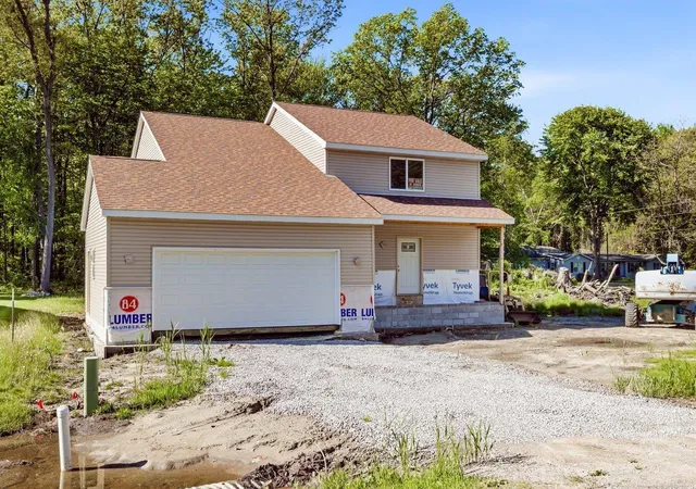 Homes for sale in Algonac, MI | 3203 Fruit St St, Algonac, MI 48001 | MLS# 50208876