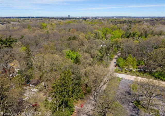 4th image of 1/2 Of Lot 12 Hunters Ln, Rochester, MI 48307 | MLS# 61007813