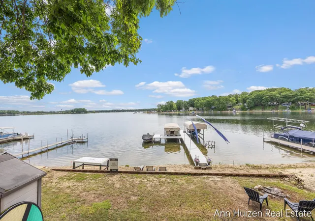 3rd image of 11415 Oak Dr, Delton, MI 49046 | MLS# 70536128