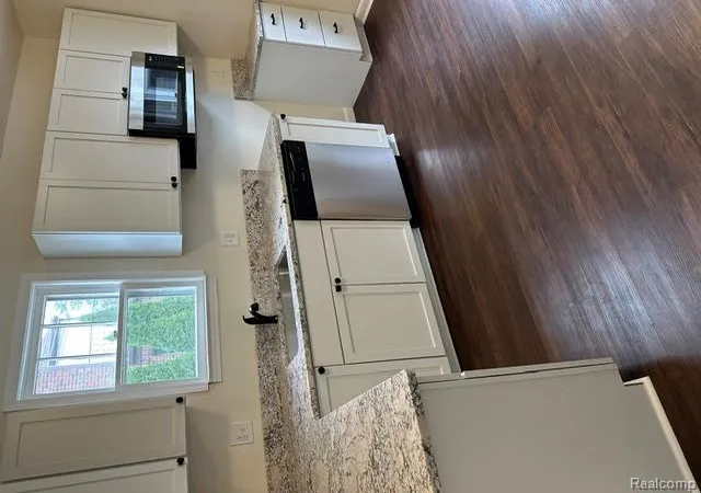 2nd image of 15346 Camden Ave, Eastpointe, MI 48021 | MLS# 61017031
