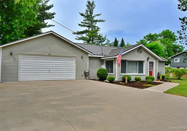 Homes for sale in Saint Helen, MI | 9611 Monroe Rd, Saint Helen, MI 48656 | MLS# 61007003