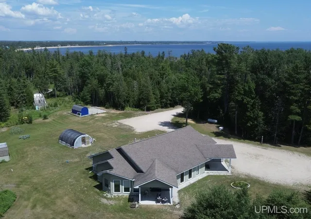 Photo 1 of Single family home for sale at 8082 W Us 2 Hwy, Manistique, MI 49854 | MLS# 50215537 | Listing updated on 2026-07-22