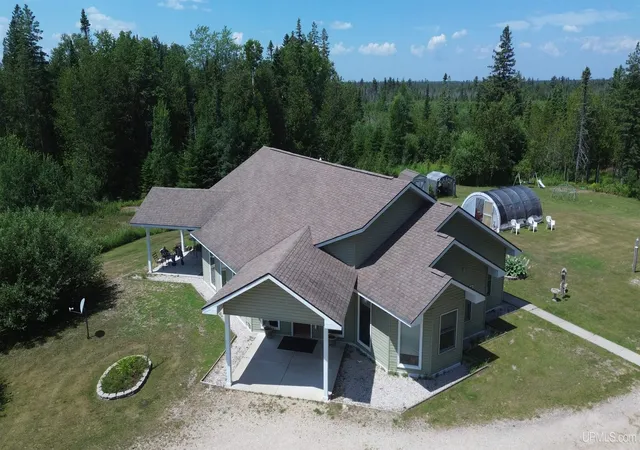 Photo 4 of Single family home for sale at 8082 W US 2 Hwy, Manistique, MI 49854 | MLS# 50215537 | Listing updated on 2026-07-22