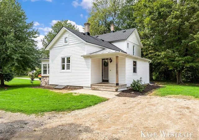 Photo 4 of Sale Pending at 6411 11 Mile Rd, Rockford, MI 49341 | MLS# 70552427 | Listing updated on 2026-09-09