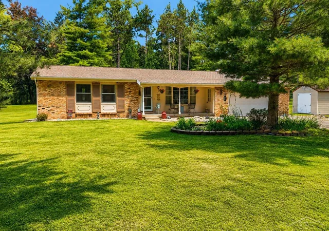 Homes for sale in Big Rapids, MI | 20440 Thornapple Ln, Big Rapids, MI 49307 | MLS# 50212810