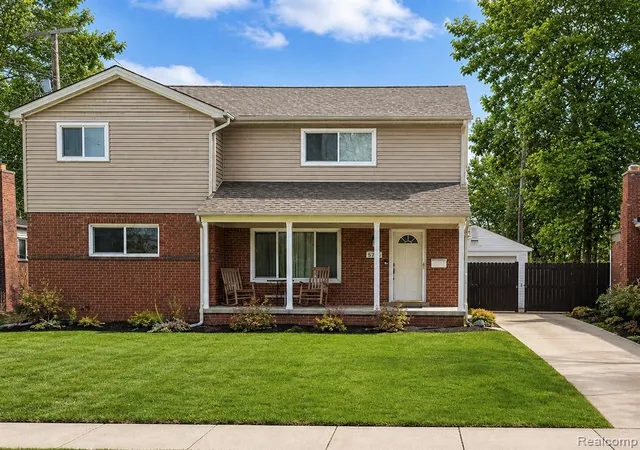 1st image of 34024 Glenview Dr, Farmington, MI 48335 | MLS# 61021406