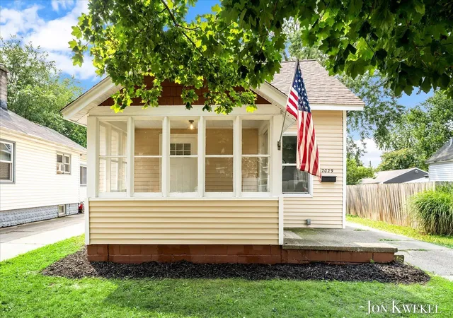 Photo 2 of Sale Pending at 2029 Michael Ave, Wyoming, MI 49509 | MLS# 70551670 | Listing updated on 2026-08-18