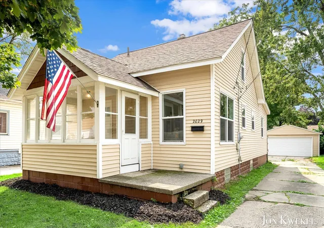 Photo 3 of Sale Pending at 2029 Michael Ave, Wyoming, MI 49509 | MLS# 70551670 | Listing updated on 2026-08-18