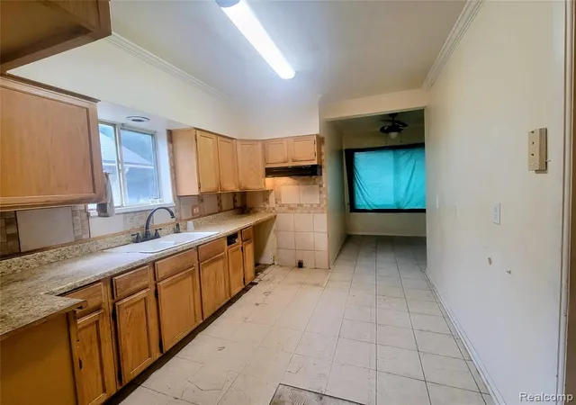 Photo 4 of Single family home for sale at 51 Dakota St, Pontiac, MI 48341 1177 | MLS# 61007118 | Listing updated on 2026-09-29