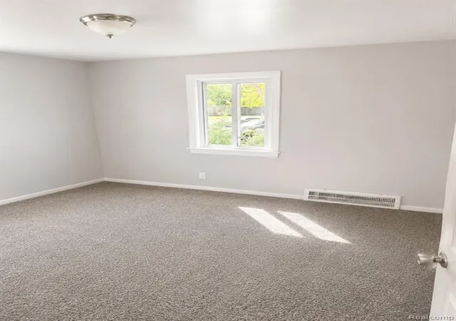 Photo 4 of Single family home for sale at 6440 Rutland St, Detroit, MI 48228 4701 | MLS# 60999784 | Listing updated on 2026-09-16